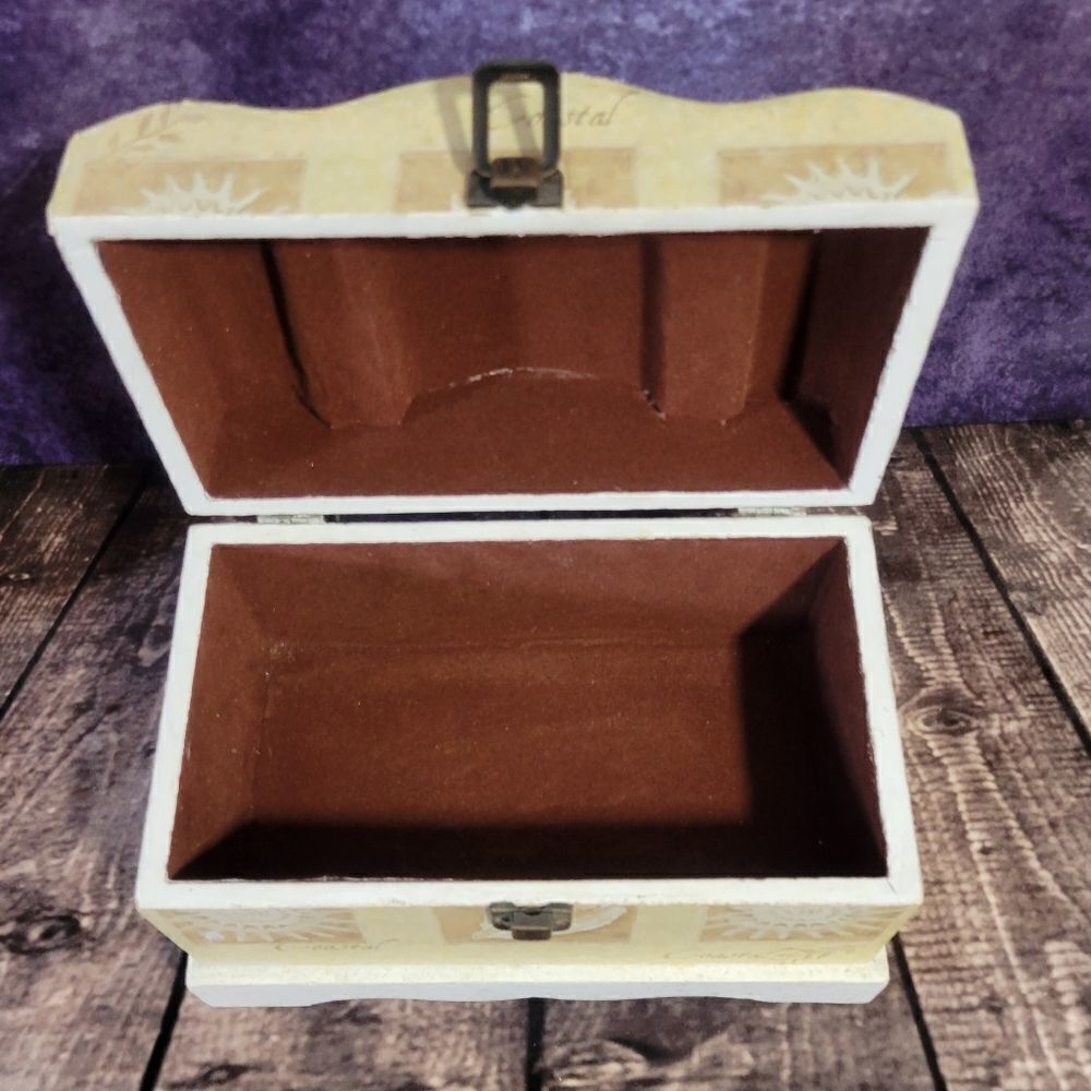 Chest/Keepsake Box‎ - Picture 10 of 13